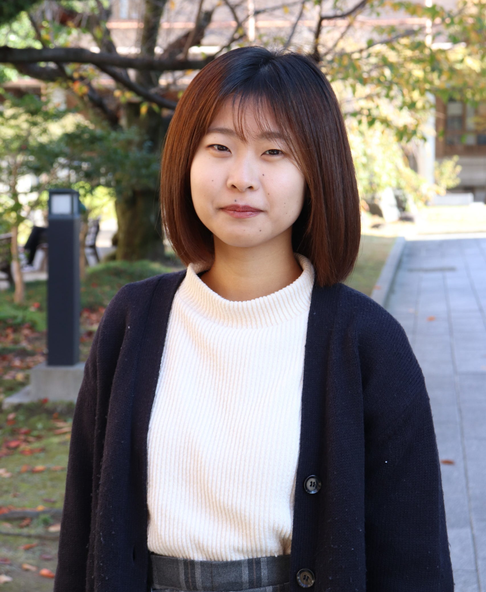 〈京大知伝〉「人を描く」苦しみと対峙して　教育学部1年 朝霧咲さん