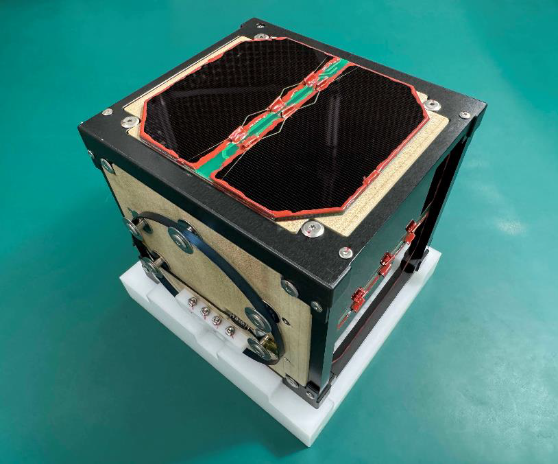 世界初の木造衛星完成　金属製の環境負荷に一石