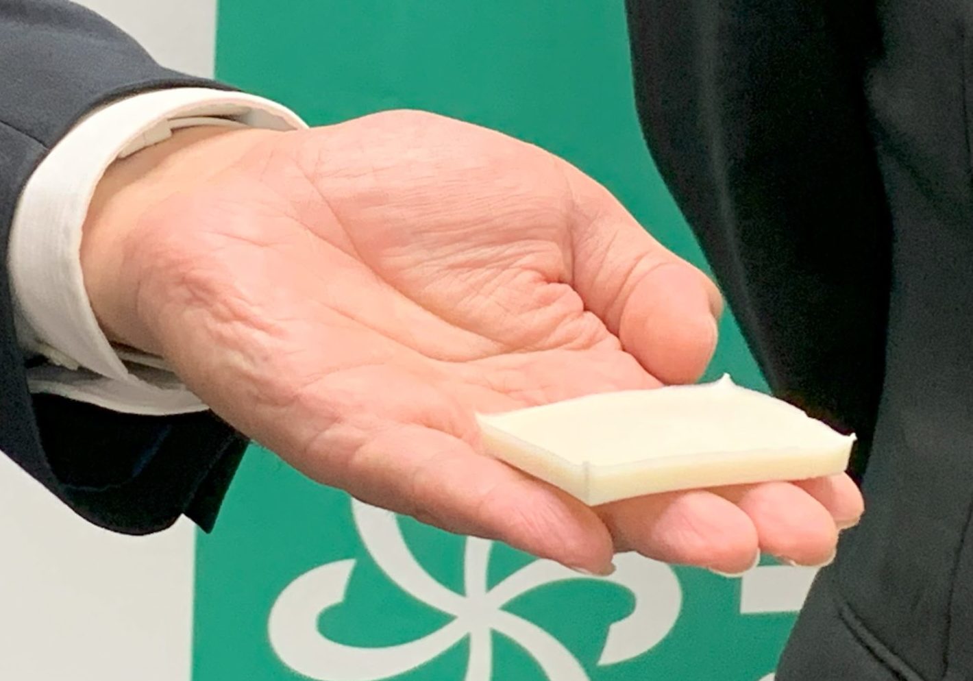 京大病院 難治性の傷 治療材を開発　三洋化成との共同研究 実用化へ