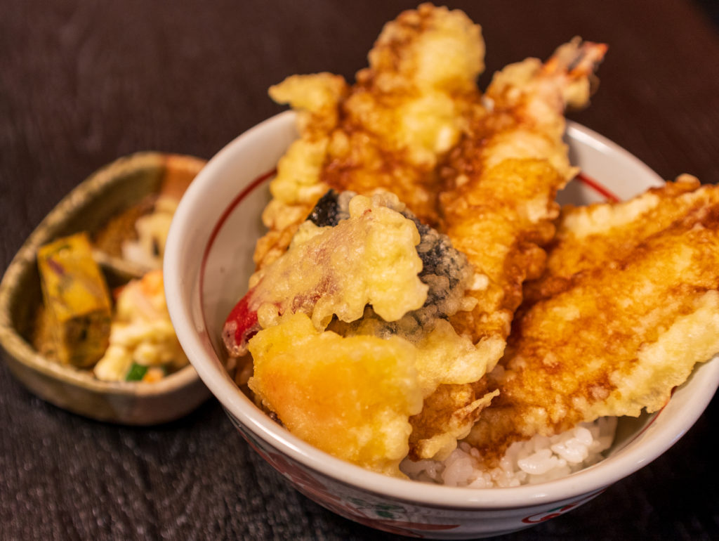 〈腹が減っては〉二人三脚で紡ぐ天丼綺譚　かふう