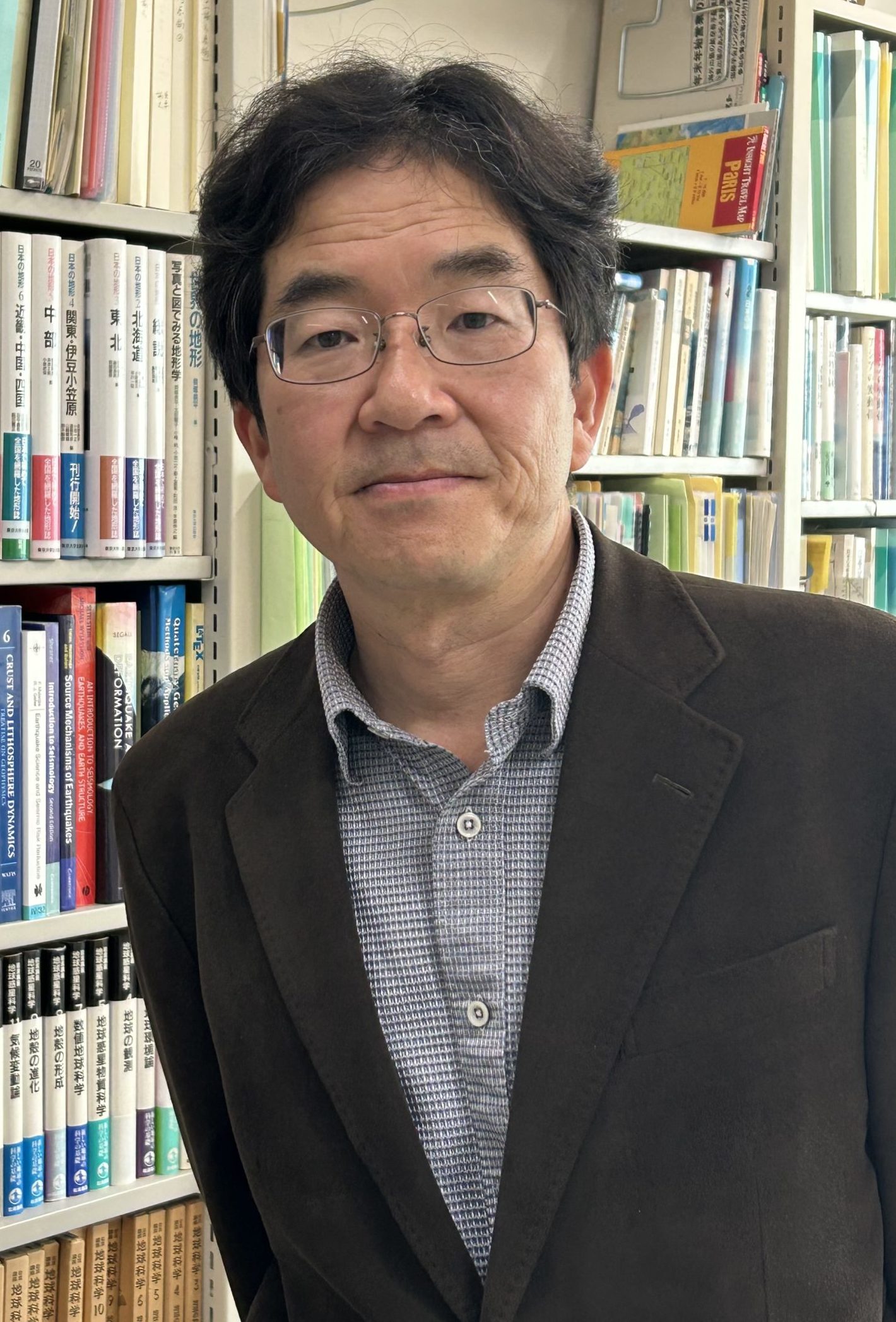 研究の現在地VOL.17　地震の「不可視」 を解き明かす　京都大学防災研究所地震災害研究センター 深畑幸俊教授