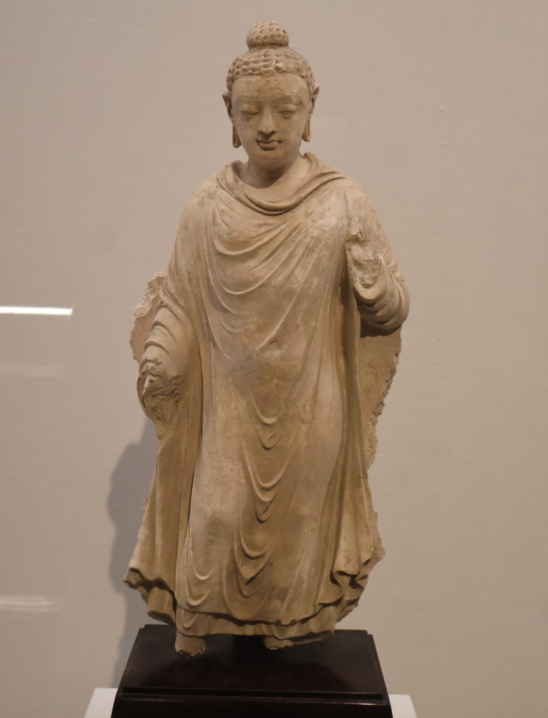 〈展示評〉文化の交差点で生まれる宗教芸術　ギリシア・ローマ文化と仏教展